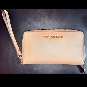 Michael Kors wristlet